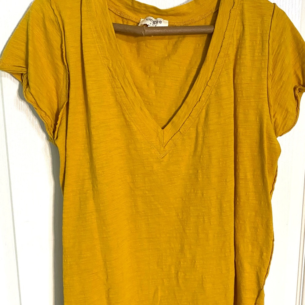 Umgee Women's Mustard V-Neck distressed Top - Picture 13 of 14